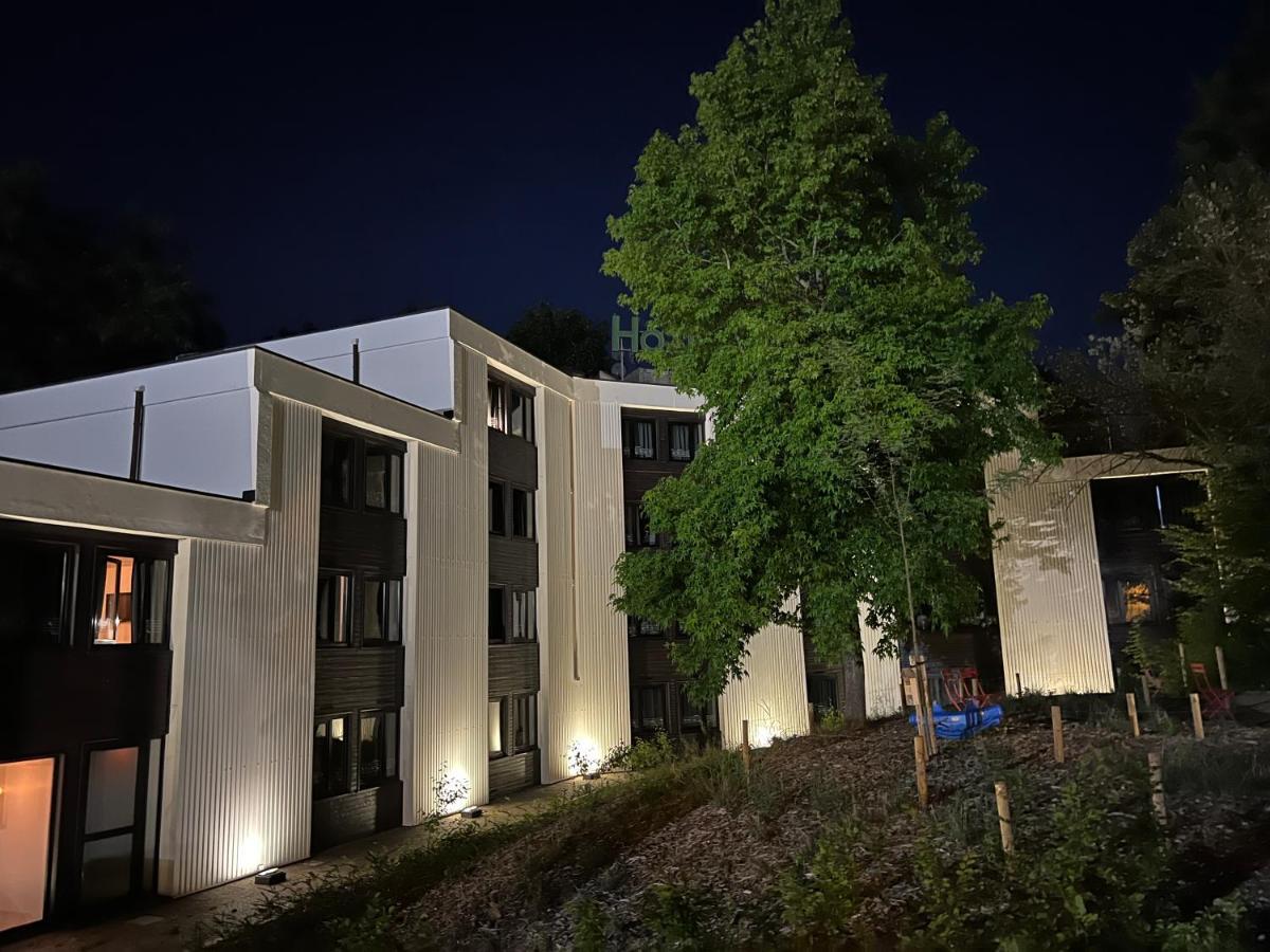 Logis Hôtel Restaurant Des Acacias Lille Tourcoing Neuville-en-Ferrain Exterior foto